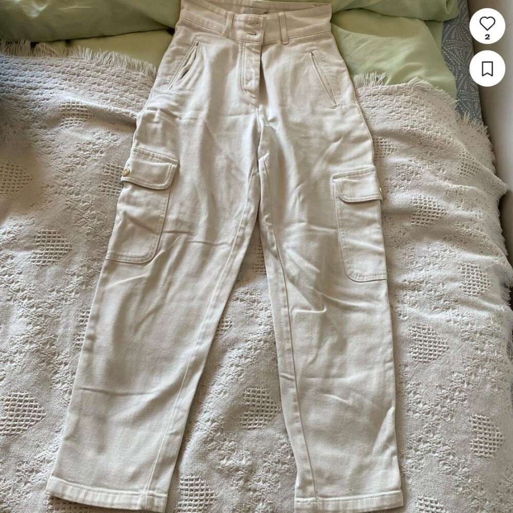 Aritzia Women's Cream and White Trousers